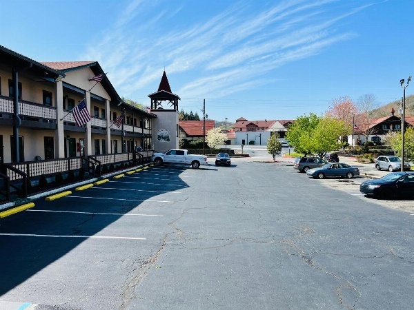 Alpine Valley Inn image 2